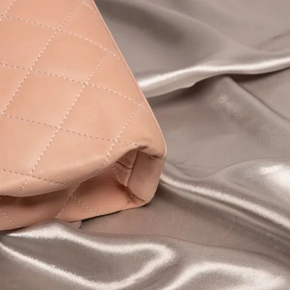 Extremely rare pink CHANEL bag - Picture 6 of 13